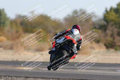 media/Dec-18-2022-SoCal Trackdays (Sun) [[8099a50955]]/Turn 7 Backside (1125am)/